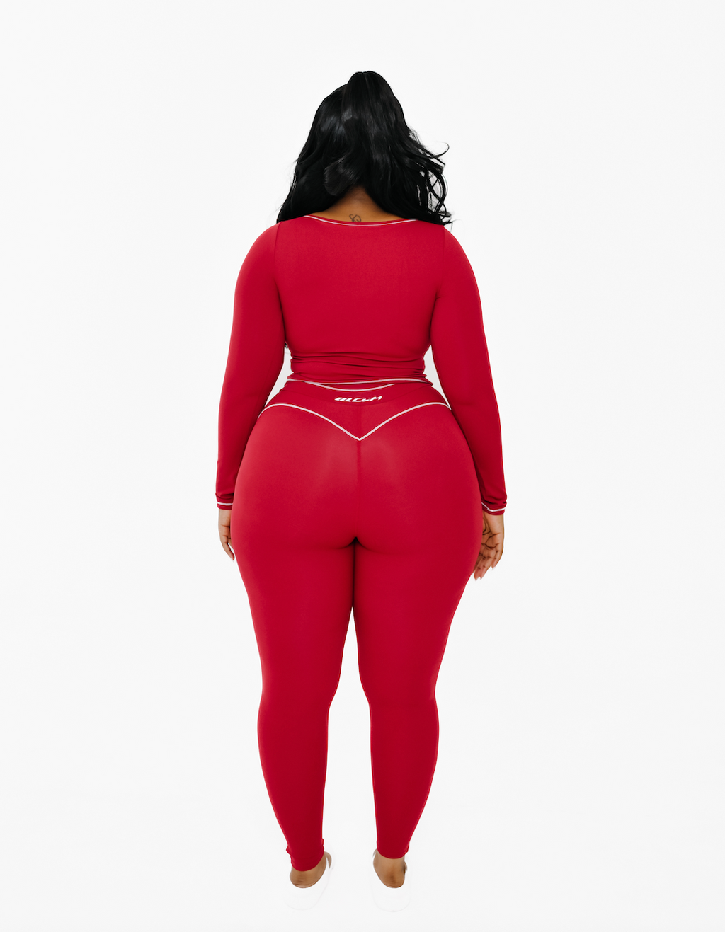 Amor set in Cherry Red WO.K LEISURE