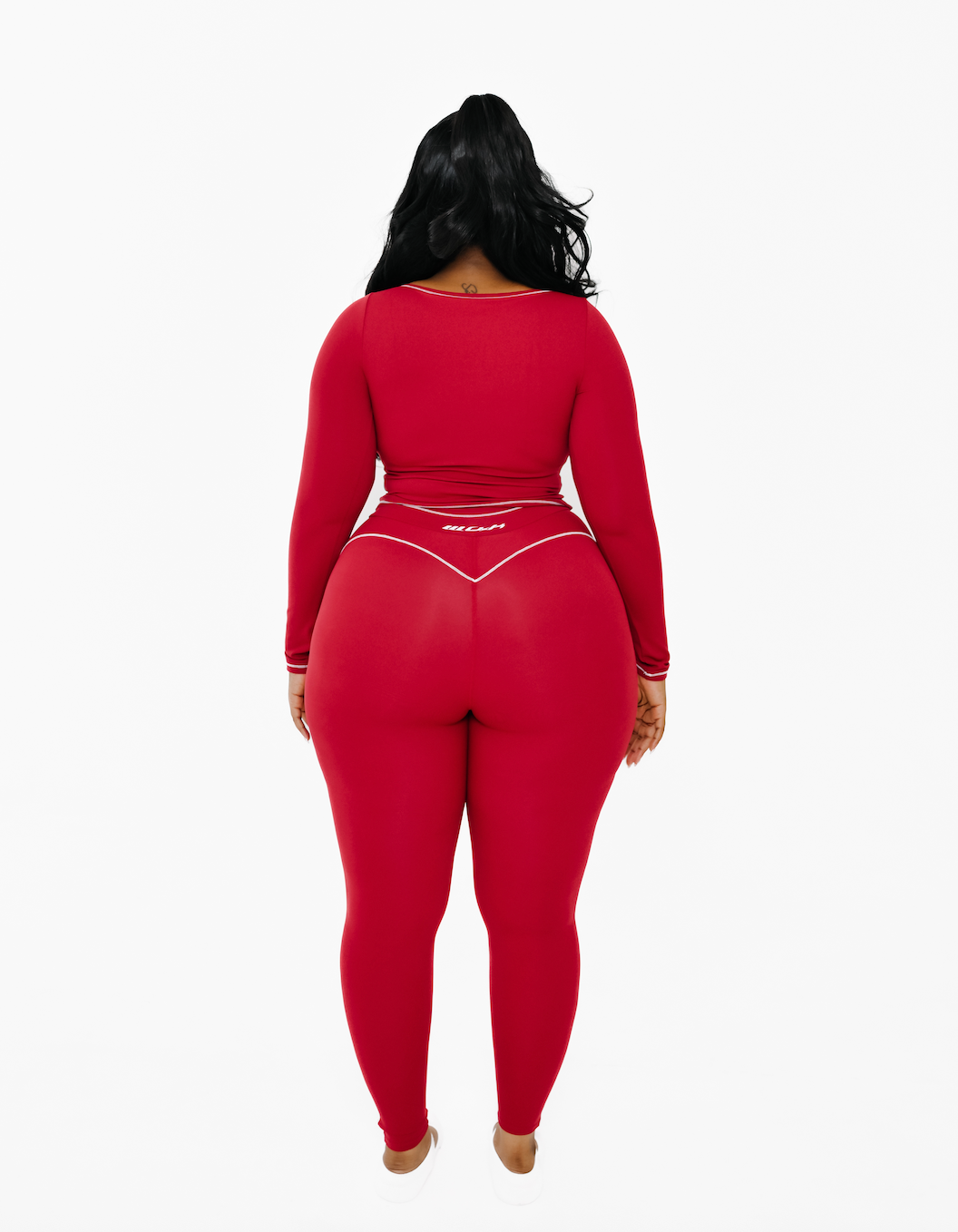 Amor set in Cherry Red